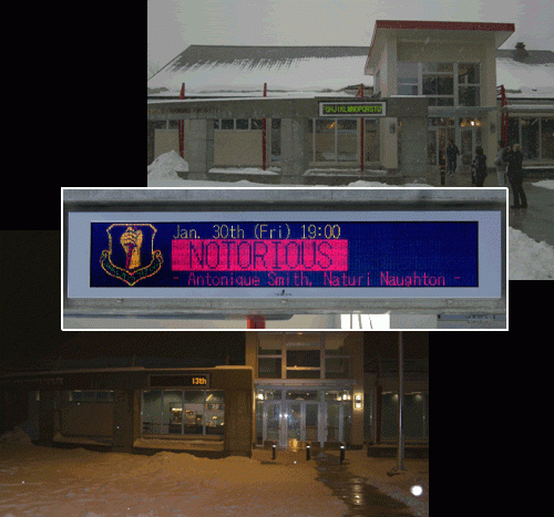 三沢米軍基地内(映画館)　LED電光掲示板