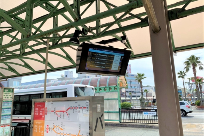 宇和島バスセンター　バス停デジタルサイネージ　