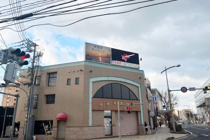 タカキ楽器店様 屋外LEDビジョン設置事例｜広告用デジタルサイネージ【松江市】